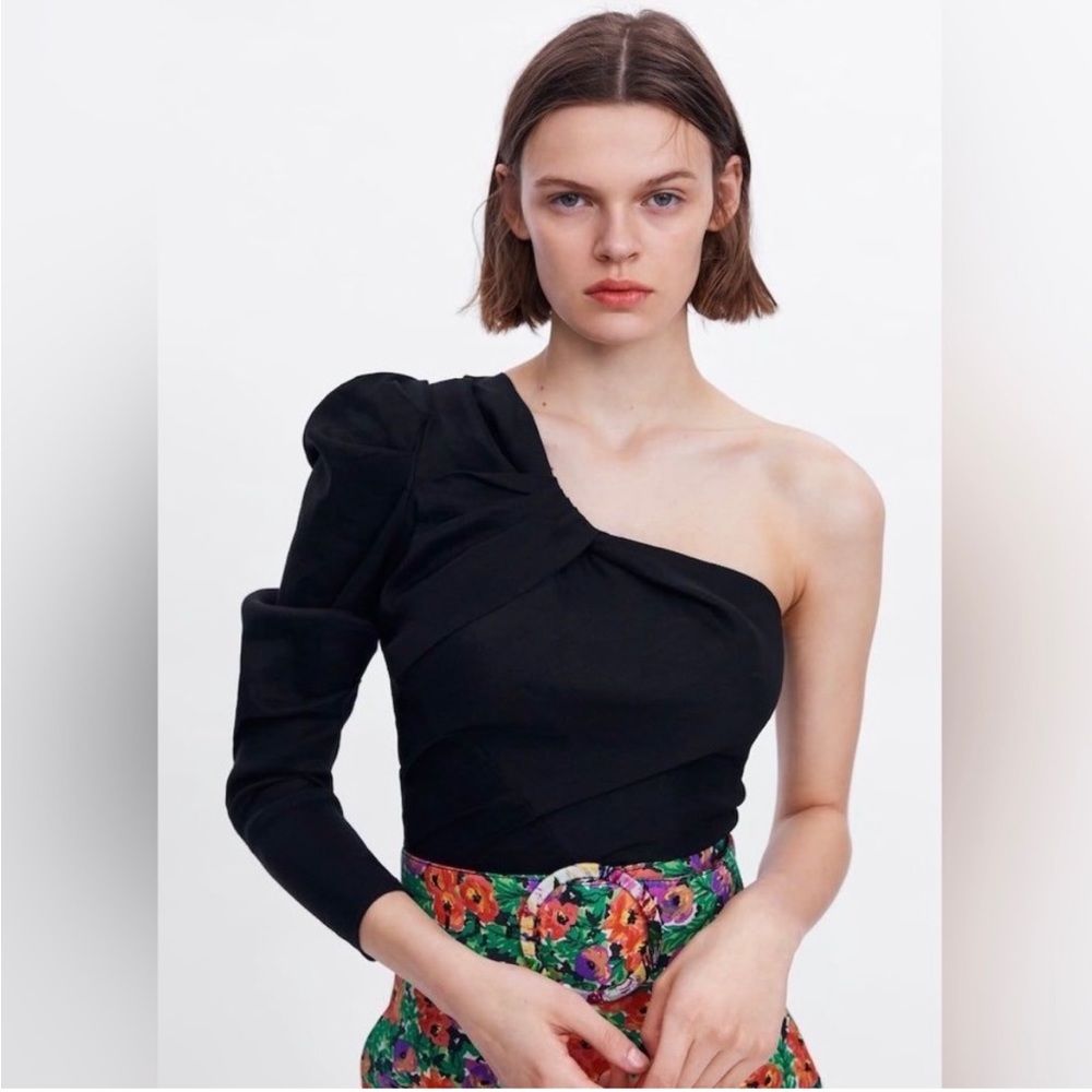 Zara M one sleeve black linen blend top